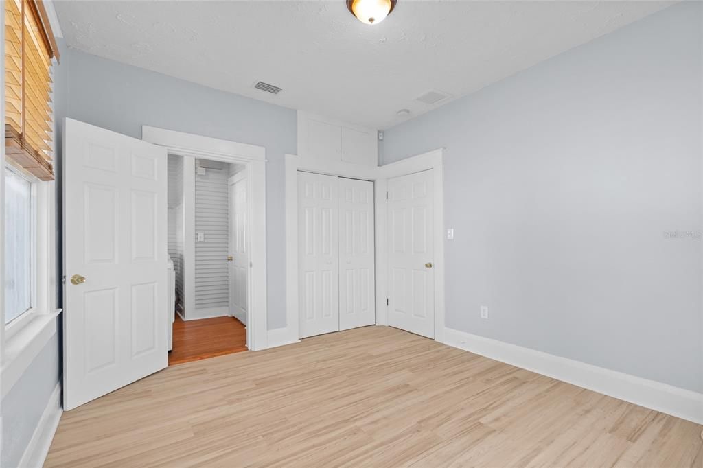 For Sale: $425,000 (3 beds, 2 baths, 1433 Square Feet)