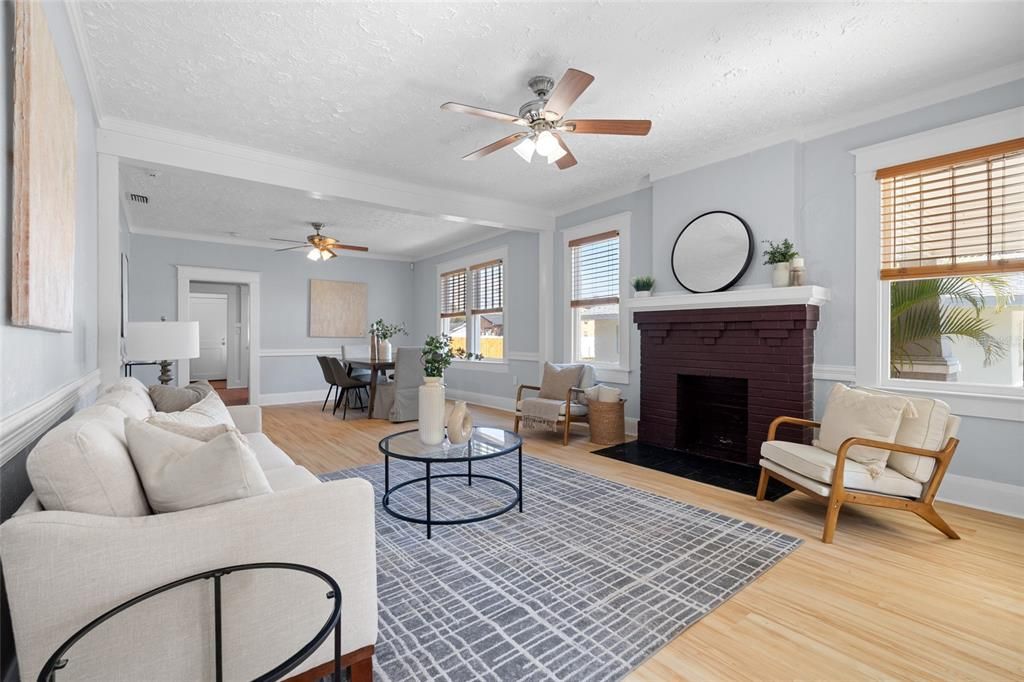 For Sale: $425,000 (3 beds, 2 baths, 1433 Square Feet)