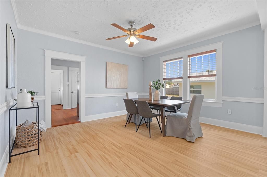 For Sale: $425,000 (3 beds, 2 baths, 1433 Square Feet)