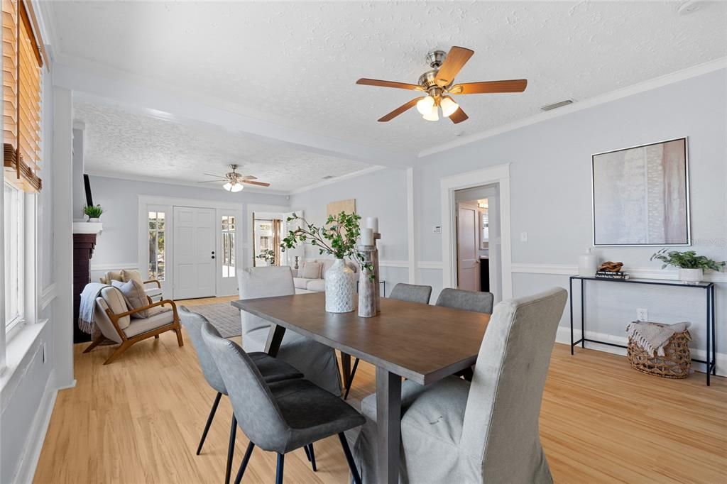 For Sale: $425,000 (3 beds, 2 baths, 1433 Square Feet)