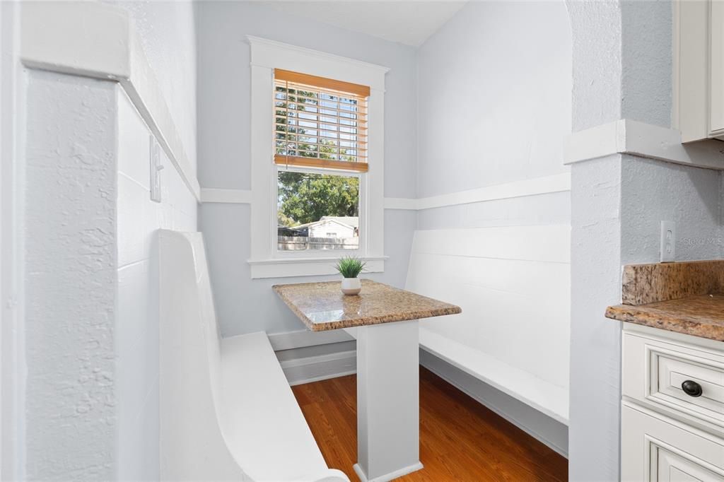 For Sale: $425,000 (3 beds, 2 baths, 1433 Square Feet)