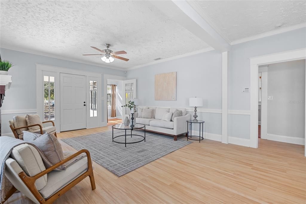 For Sale: $425,000 (3 beds, 2 baths, 1433 Square Feet)