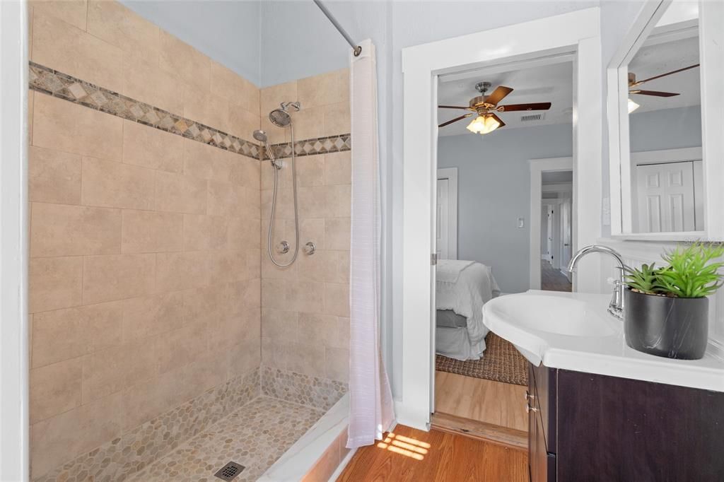 For Sale: $425,000 (3 beds, 2 baths, 1433 Square Feet)