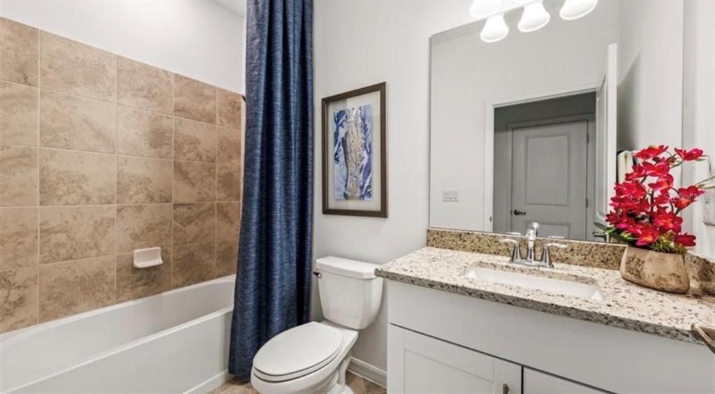 Activo con contrato: $352,597 (4 camas, 3 baños, 2032 Pies cuadrados)