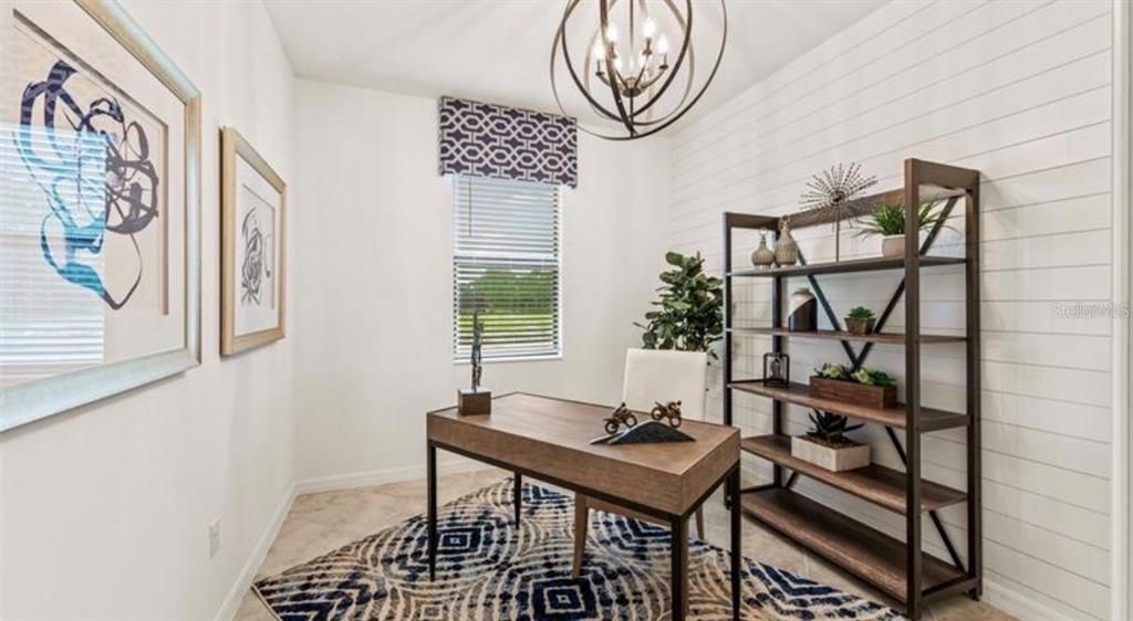 Activo con contrato: $352,597 (4 camas, 3 baños, 2032 Pies cuadrados)