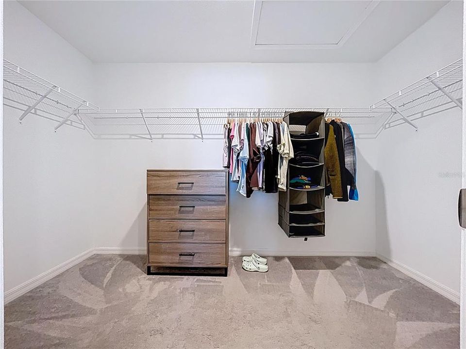 En Venta: $440,000 (4 camas, 2 baños, 2270 Pies cuadrados)