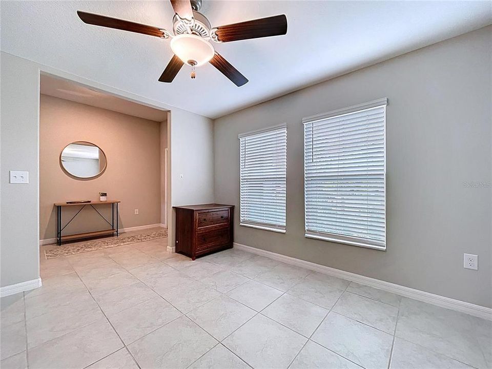 En Venta: $440,000 (4 camas, 2 baños, 2270 Pies cuadrados)