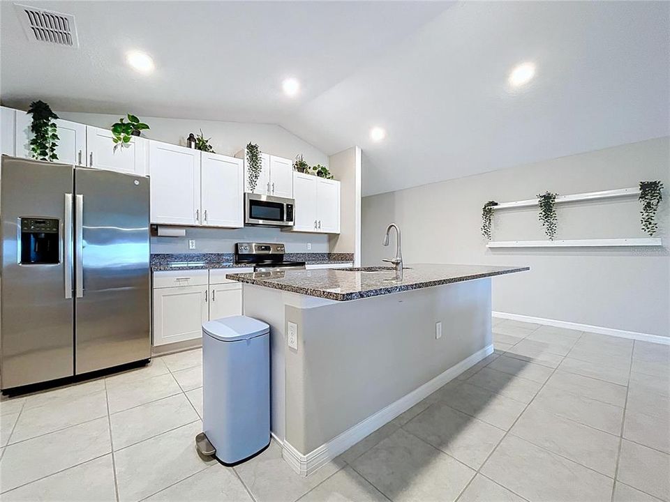 En Venta: $440,000 (4 camas, 2 baños, 2270 Pies cuadrados)