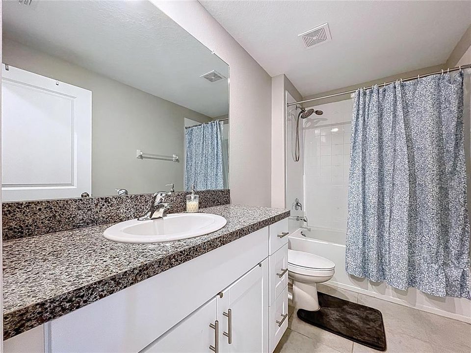 En Venta: $440,000 (4 camas, 2 baños, 2270 Pies cuadrados)