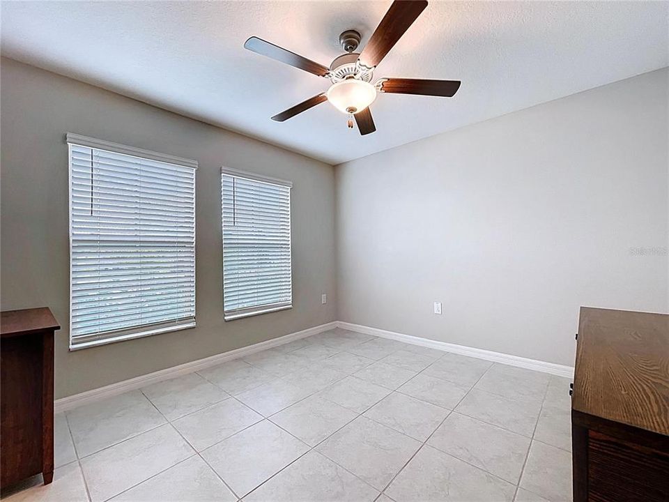 En Venta: $440,000 (4 camas, 2 baños, 2270 Pies cuadrados)