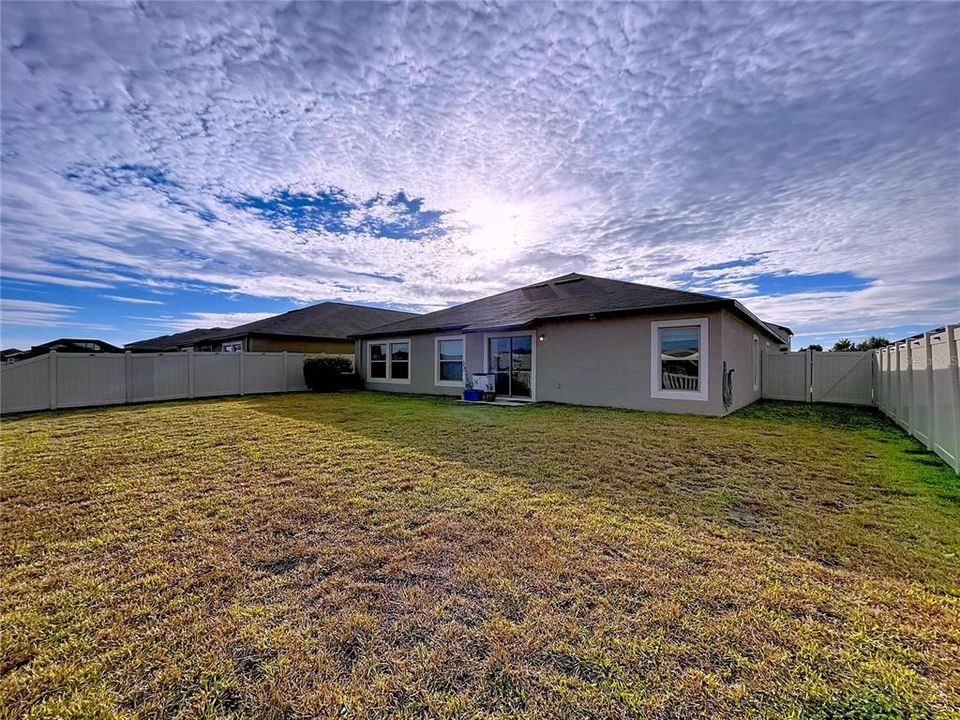 En Venta: $440,000 (4 camas, 2 baños, 2270 Pies cuadrados)