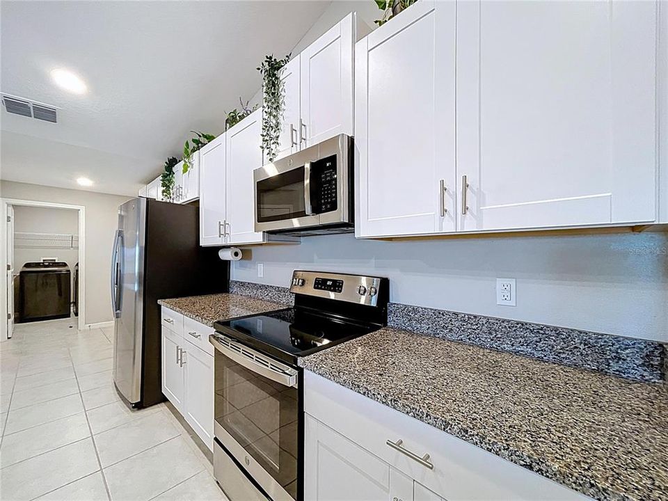 En Venta: $440,000 (4 camas, 2 baños, 2270 Pies cuadrados)