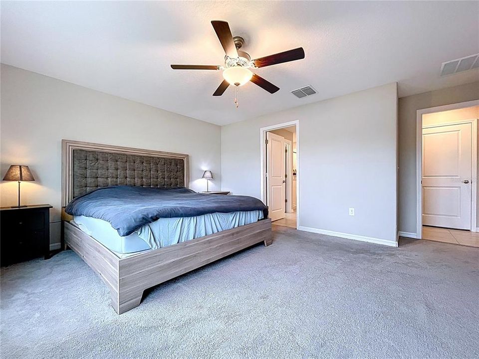 En Venta: $440,000 (4 camas, 2 baños, 2270 Pies cuadrados)