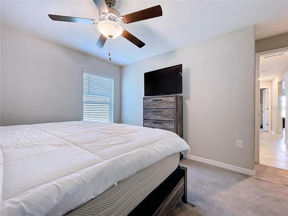 En Venta: $440,000 (4 camas, 2 baños, 2270 Pies cuadrados)