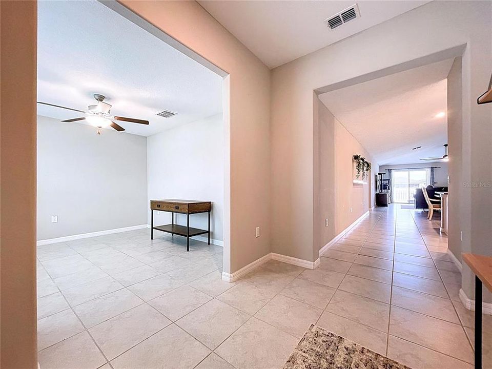 En Venta: $440,000 (4 camas, 2 baños, 2270 Pies cuadrados)