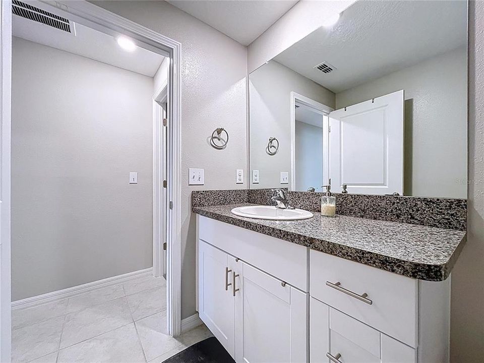 En Venta: $440,000 (4 camas, 2 baños, 2270 Pies cuadrados)