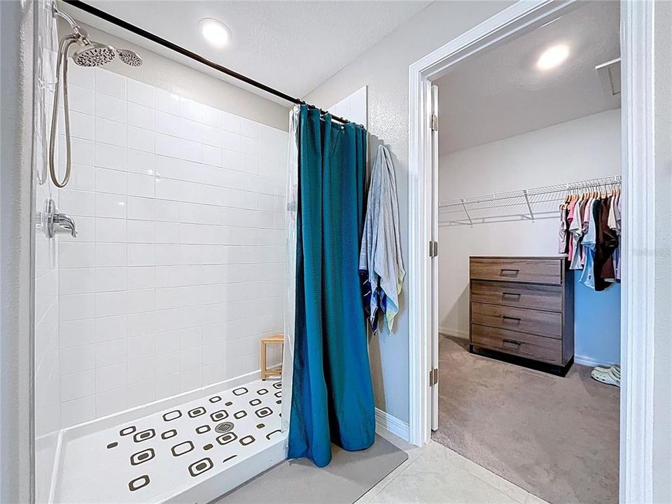 En Venta: $440,000 (4 camas, 2 baños, 2270 Pies cuadrados)