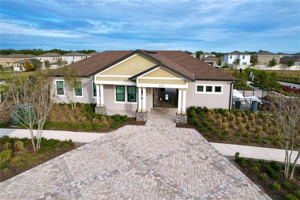 En Venta: $440,000 (4 camas, 2 baños, 2270 Pies cuadrados)