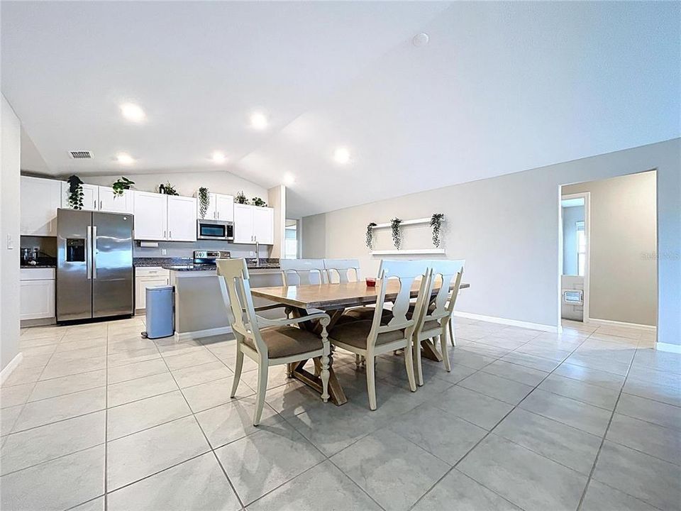 En Venta: $440,000 (4 camas, 2 baños, 2270 Pies cuadrados)