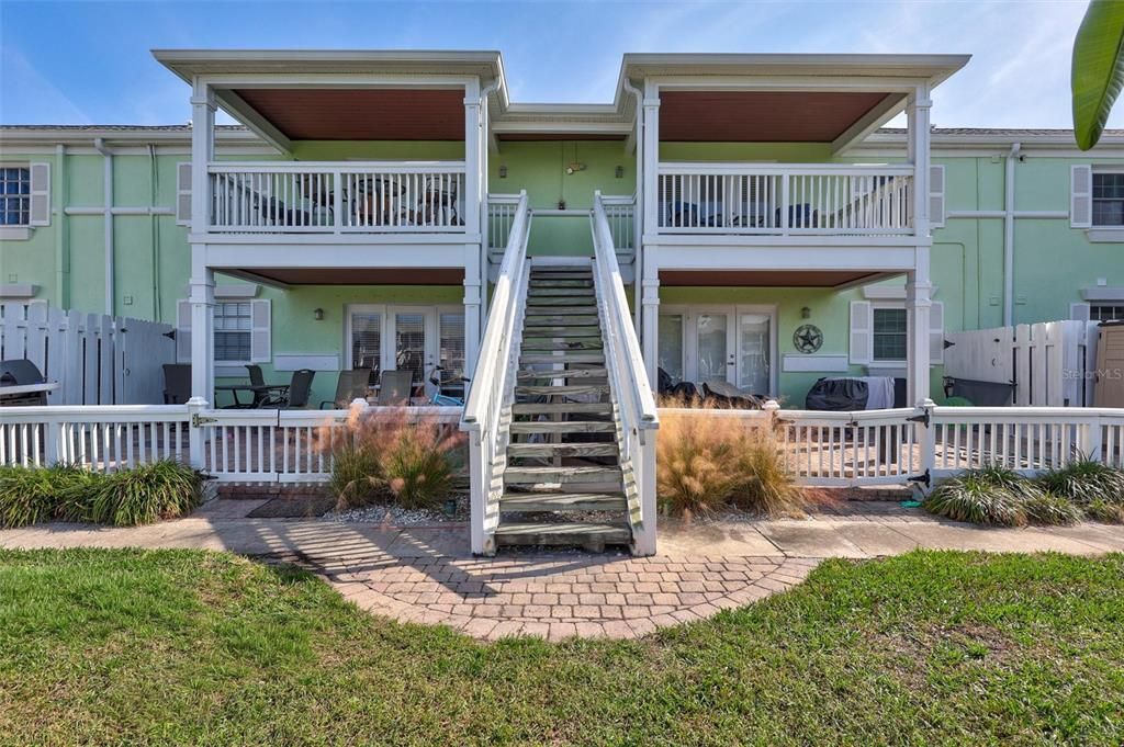 For Sale: $260,000 (2 beds, 1 baths, 774 Square Feet)