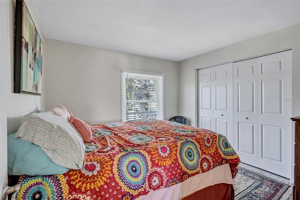 For Sale: $260,000 (2 beds, 1 baths, 774 Square Feet)