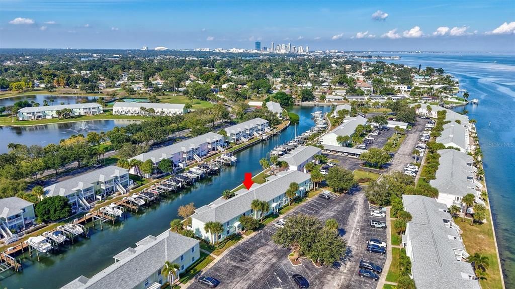 For Sale: $260,000 (2 beds, 1 baths, 774 Square Feet)