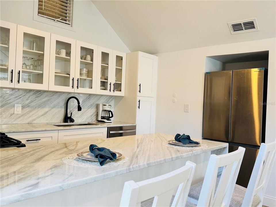 В аренду: $7,850 (2 спален, 2 ванн, 1650 Квадратных фут)