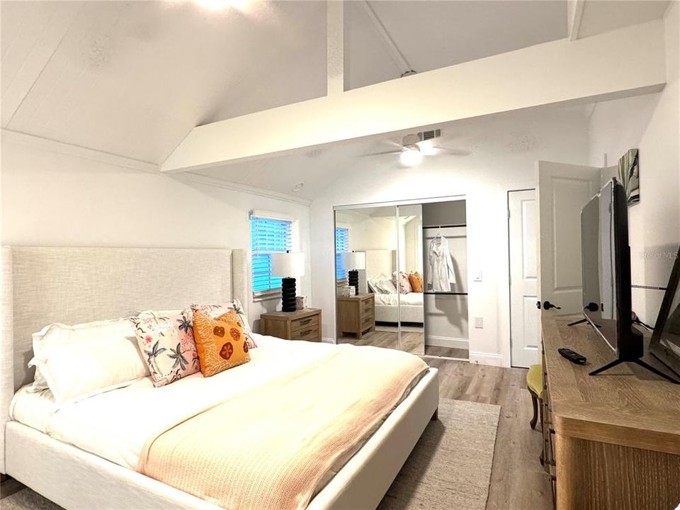 出租: $14,400 (3 贝兹, 3 浴室, 1650 平方英尺)