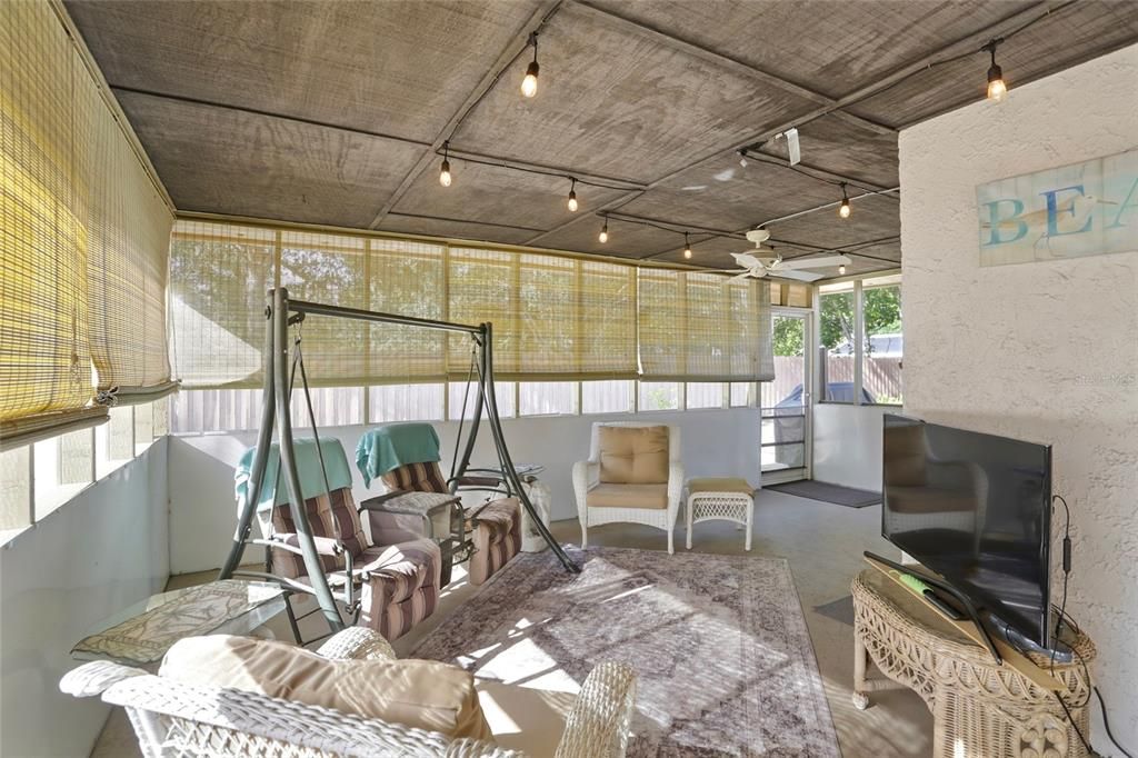 For Sale: $450,000 (4 beds, 2 baths, 2193 Square Feet)