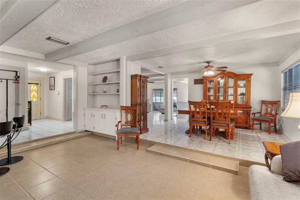 For Sale: $450,000 (4 beds, 2 baths, 2193 Square Feet)