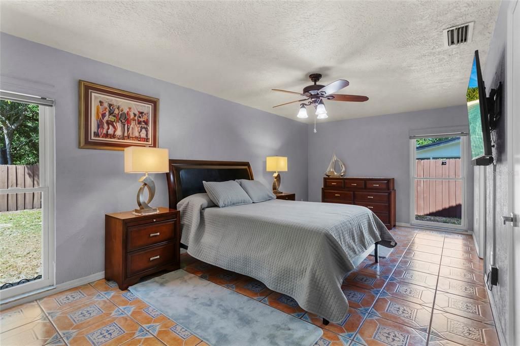 For Sale: $450,000 (4 beds, 2 baths, 2193 Square Feet)