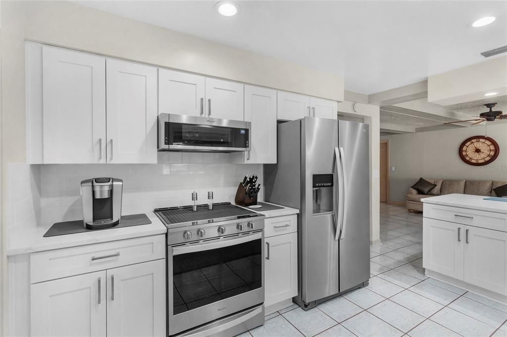 For Sale: $450,000 (4 beds, 2 baths, 2193 Square Feet)