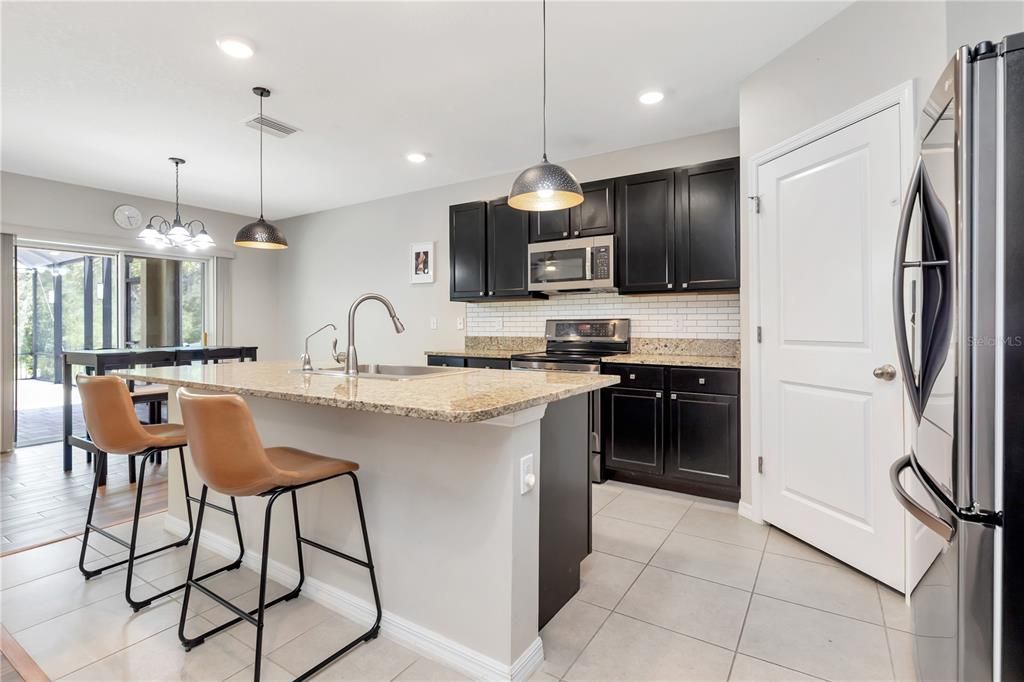 待售: $569,000 (5 贝兹, 2 浴室, 2884 平方英尺)