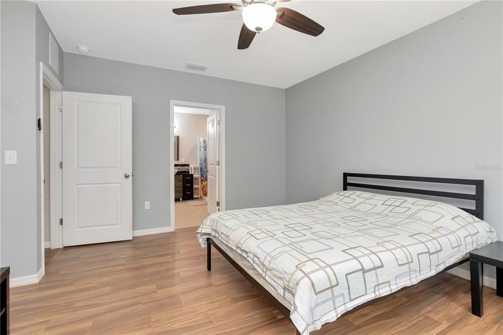 待售: $569,000 (5 贝兹, 2 浴室, 2884 平方英尺)