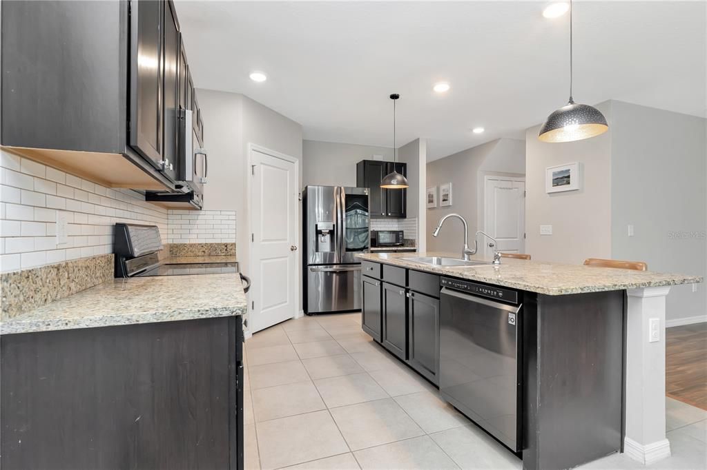 待售: $569,000 (5 贝兹, 2 浴室, 2884 平方英尺)