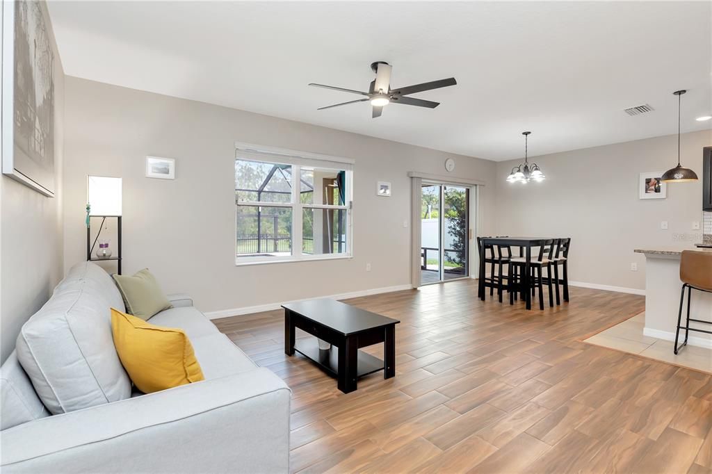 待售: $569,000 (5 贝兹, 2 浴室, 2884 平方英尺)