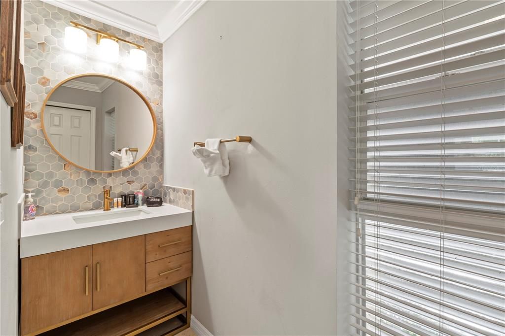 For Sale: $699,000 (2 beds, 2 baths, 1014 Square Feet)