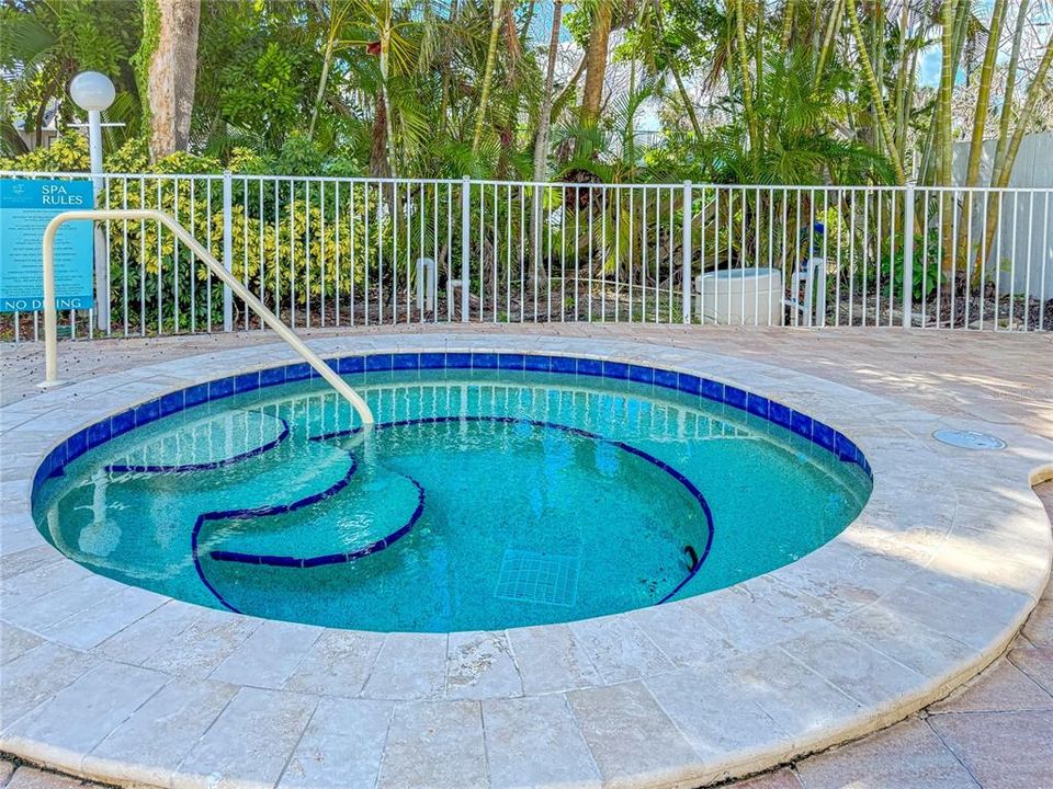 For Sale: $699,000 (2 beds, 2 baths, 1014 Square Feet)