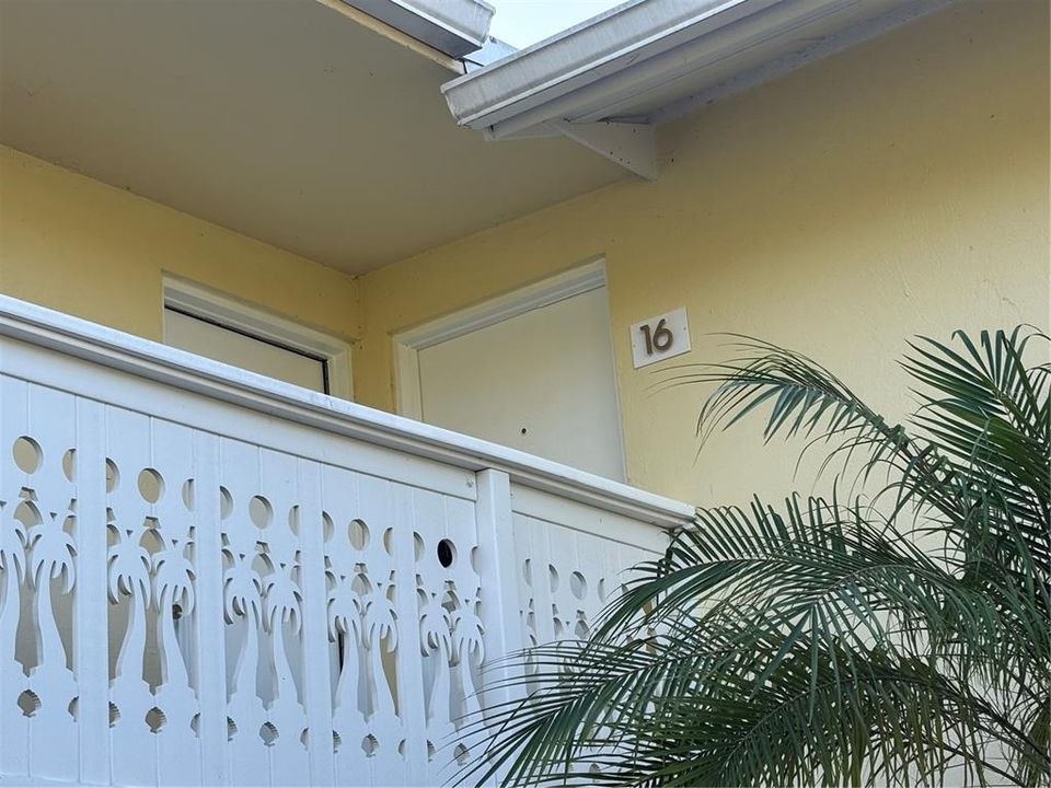 For Sale: $699,000 (2 beds, 2 baths, 1014 Square Feet)