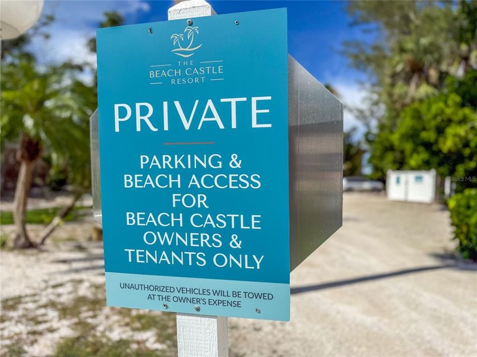 For Sale: $699,000 (2 beds, 2 baths, 1014 Square Feet)