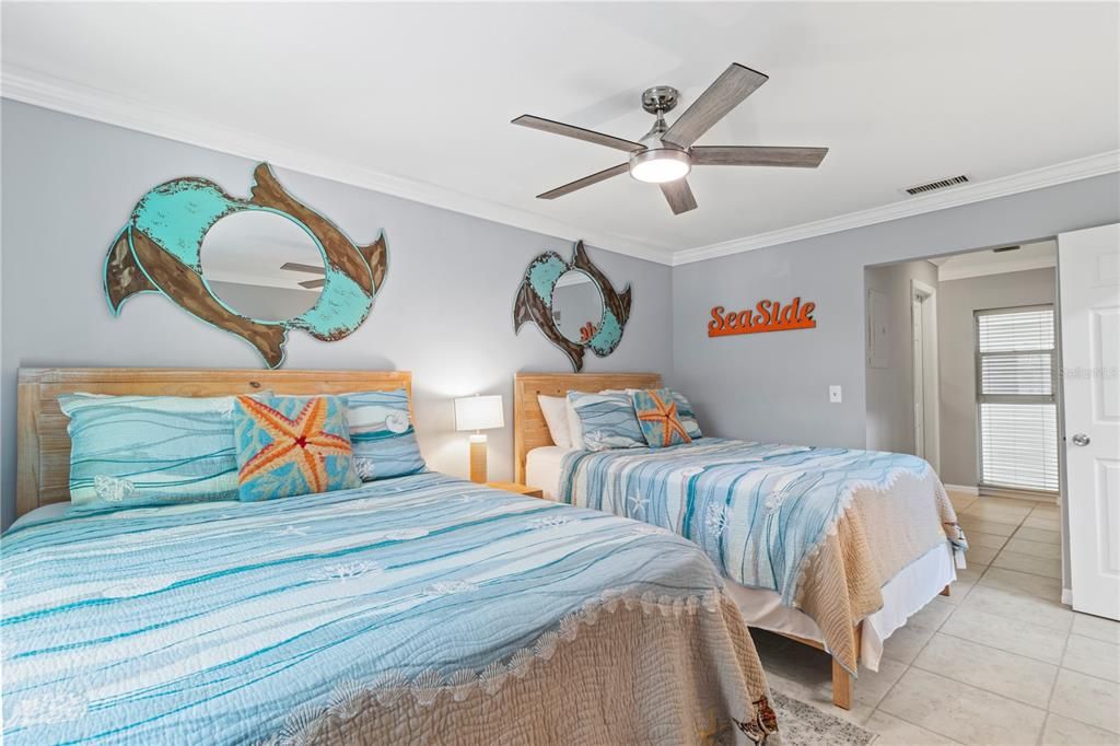 For Sale: $699,000 (2 beds, 2 baths, 1014 Square Feet)