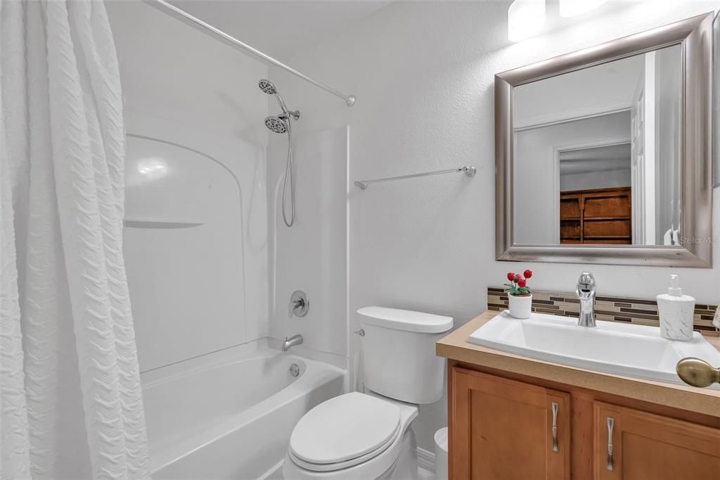 For Sale: $415,000 (3 beds, 2 baths, 1692 Square Feet)