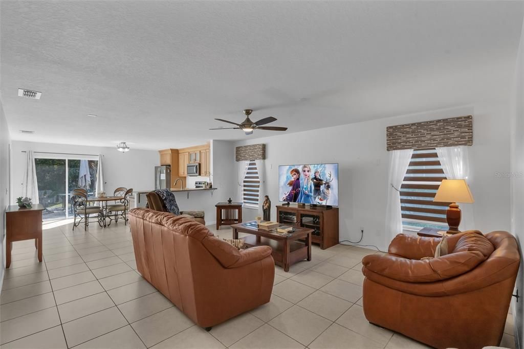 For Sale: $415,000 (3 beds, 2 baths, 1692 Square Feet)