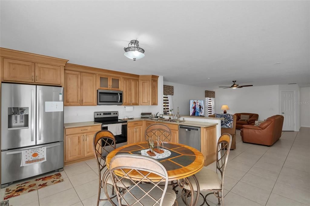 For Sale: $415,000 (3 beds, 2 baths, 1692 Square Feet)