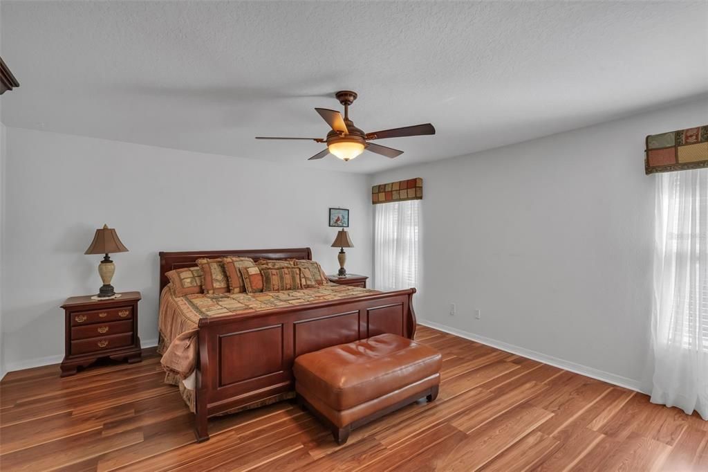 For Sale: $415,000 (3 beds, 2 baths, 1692 Square Feet)