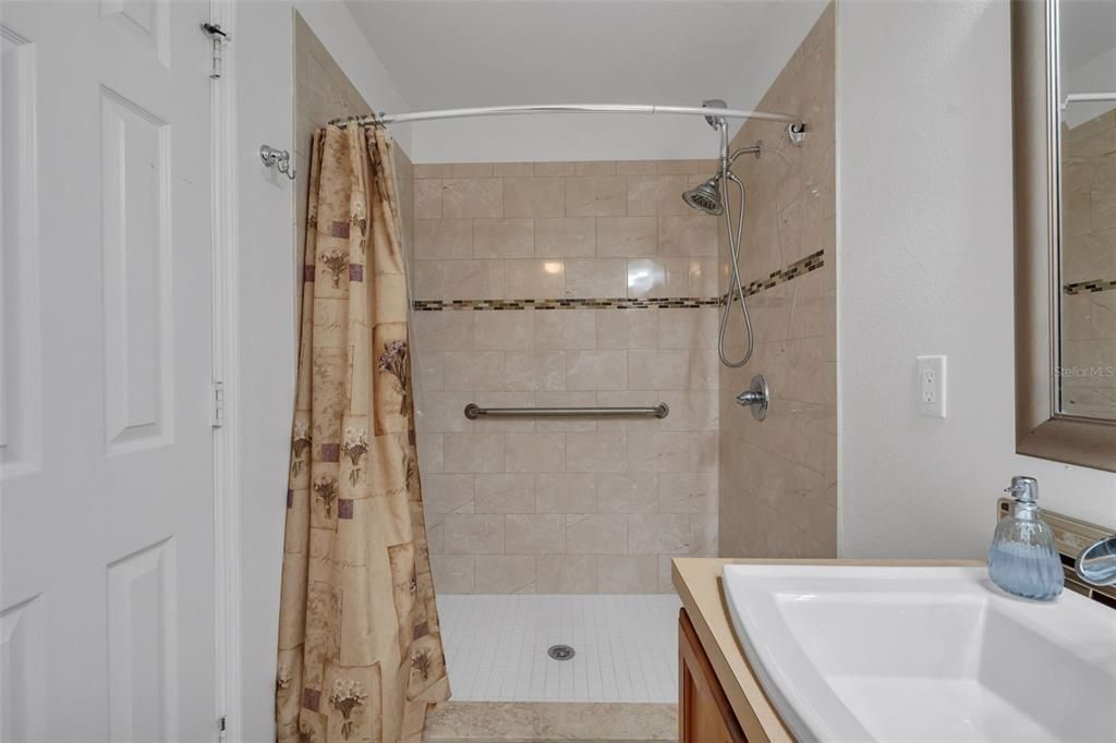 For Sale: $415,000 (3 beds, 2 baths, 1692 Square Feet)