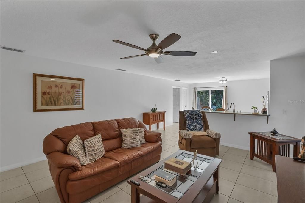 For Sale: $415,000 (3 beds, 2 baths, 1692 Square Feet)