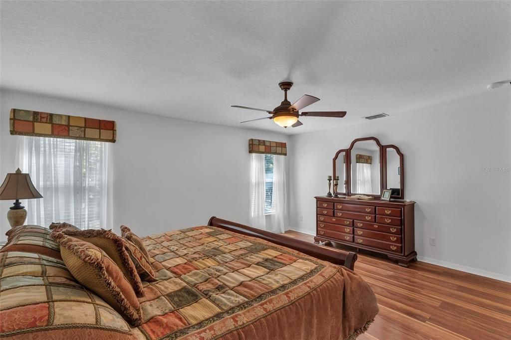 For Sale: $415,000 (3 beds, 2 baths, 1692 Square Feet)