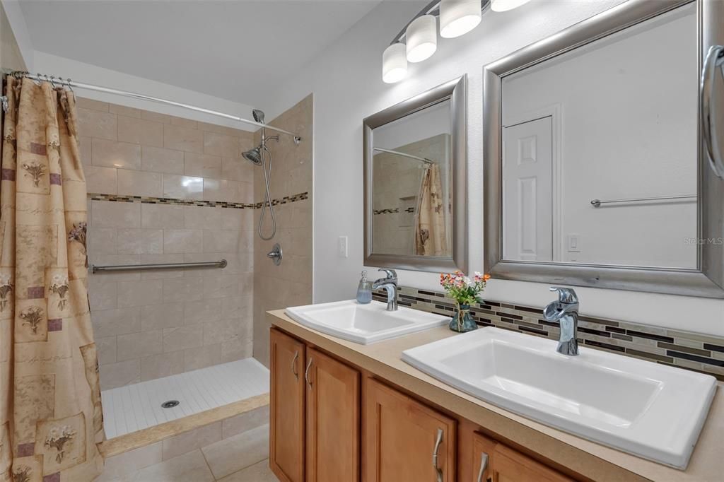 For Sale: $415,000 (3 beds, 2 baths, 1692 Square Feet)