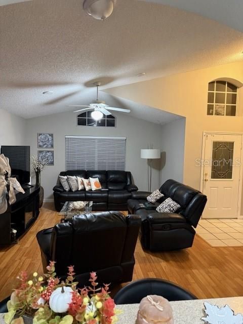 En Venta: $455,000 (3 camas, 2 baños, 1770 Pies cuadrados)